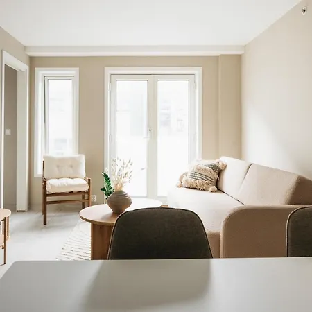 Stay Urban - Stylish Scandinavian Gem With French Balcony Bergen Exteriör bild
