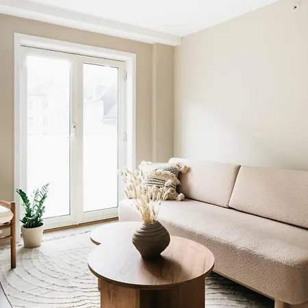 Stay Urban - Stylish Scandinavian Gem With French Balcony Bergen Exteriör bild