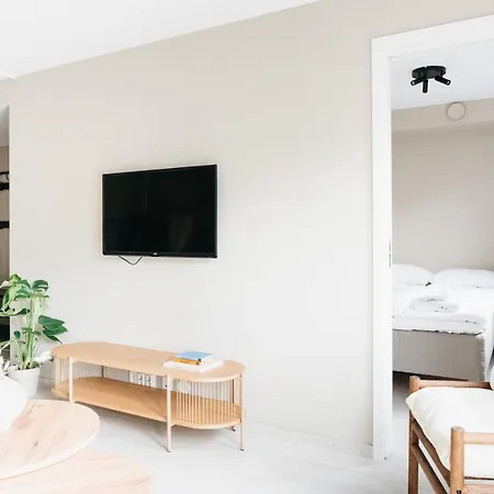 Stay Urban - Stylish Scandinavian Gem With French Balcony Bergen Exteriör bild