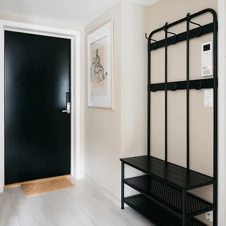 Stay Urban - Stylish Scandinavian Gem With French Balcony Bergen Exteriör bild